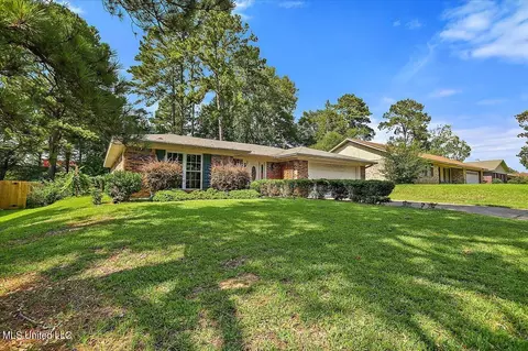 503 Rock Glen Dr, Clinton, MS 39056
