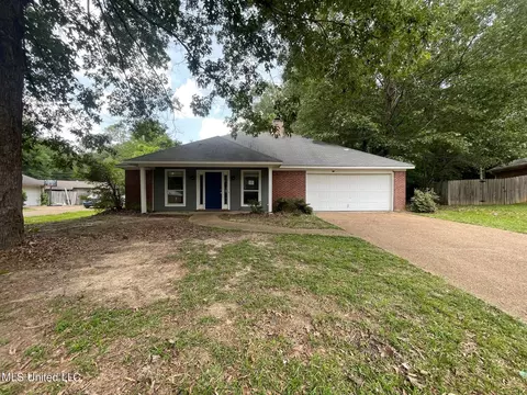 123 Eastwood Cir, Florence, MS 39073