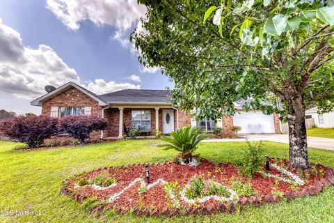 13649 Hidden Oaks Dr, Gulfport, MS 39503