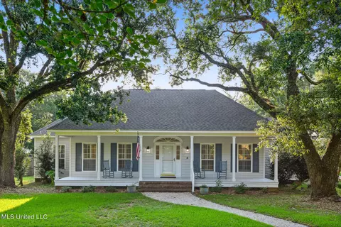 4 Park Ridge Ln, Pass Christian, MS 39571