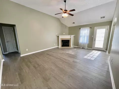 3058 Wren St, Hernando, MS 38632 photo 2