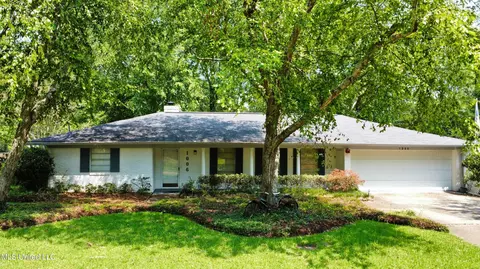 1006 Briarwood Dr, Clinton, MS 39056