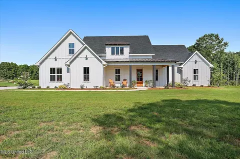 158 Harrell Rd, Pelahatchie, MS 39145