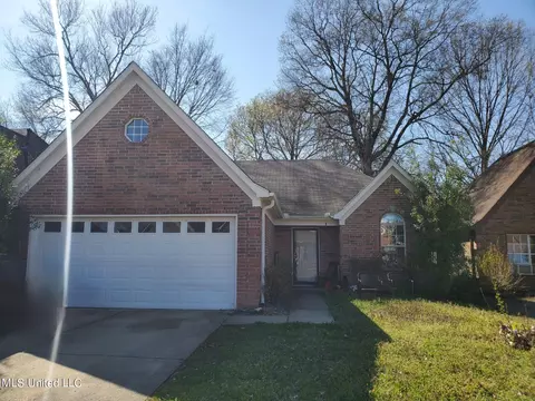 8217 Regal Bend Dr, Olive Branch, MS 38654