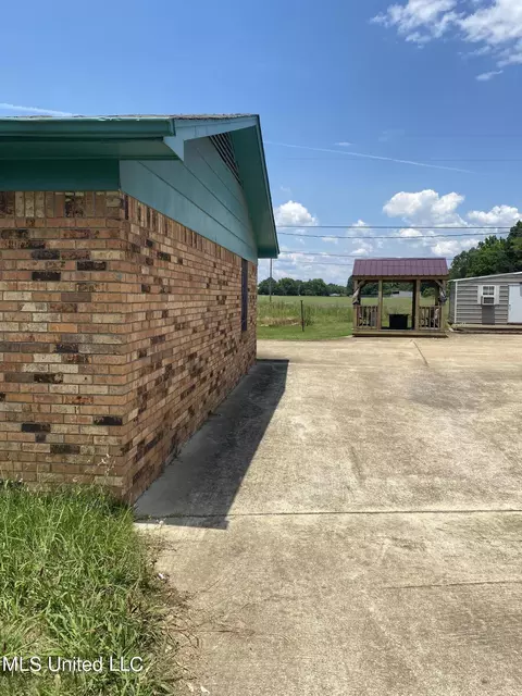 162 Lyons Srive Dr, Grenada, MS 38901 photo 2
