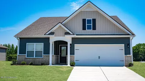7378 Longmeadow Dr, Horn Lake, MS 38637