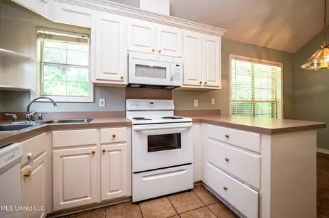 215 Cherrybark Ln, Brandon, MS 39047 photo 9