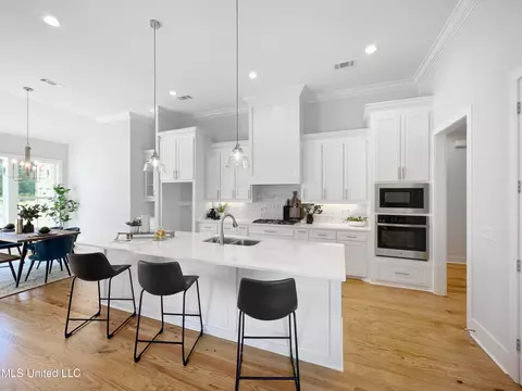 106 Landry Dr, Brandon, MS 39047 photo 9