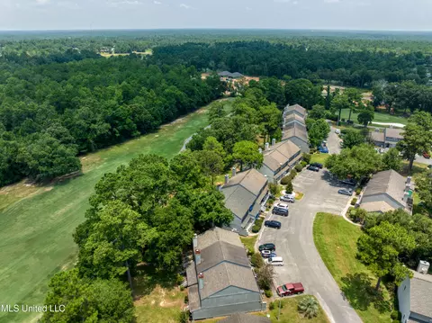 233 Highpoint Dr, Diamondhead, MS 39525 photo 2