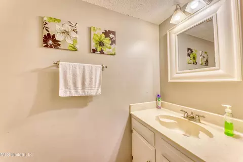233 Highpoint Dr, Diamondhead, MS 39525 photo 15