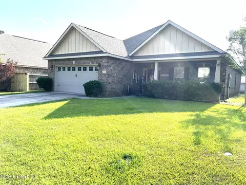 781 Bay Breeze Dr, Biloxi, MS 39532