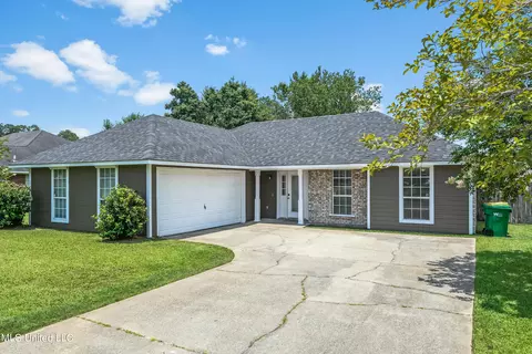 6636 Oakbrook Dr, Ocean Springs, MS 39564