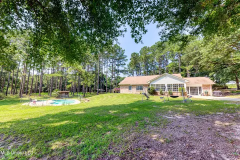 120 Karls Way, Lucedale, MS 39452 photo 2