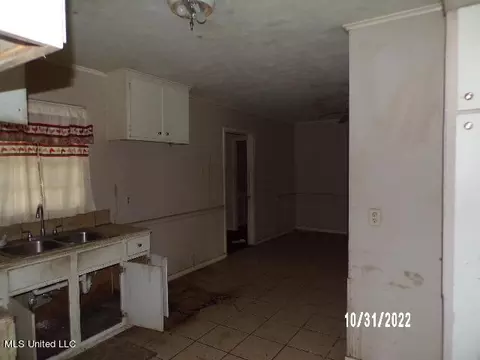 2814 Charleston Dr, Jackson, MS 39212 photo 5