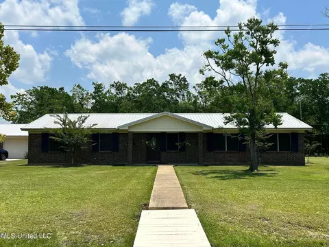 10324 Cathey Dr, Moss Point, MS 39562