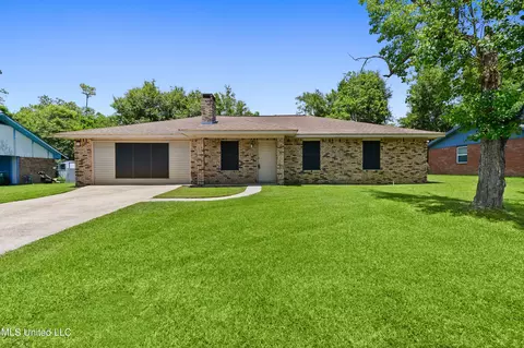 91 Royal Pine Dr, Gulfport, MS 39503
