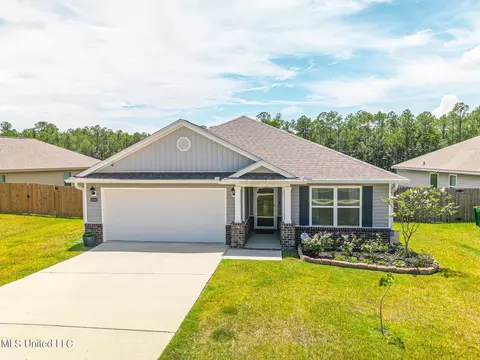 10199 Willow Leaf Dr, Gulfport, MS 39503