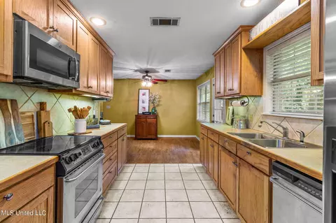 651 Oak Ridge Rd, Brandon, MS 39042 photo 9