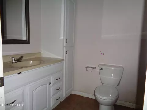 3019 Dantzler St, Moss Point, MS 39563 photo 10