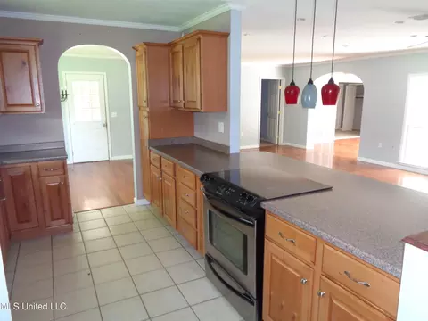 3019 Dantzler St, Moss Point, MS 39563 photo 4