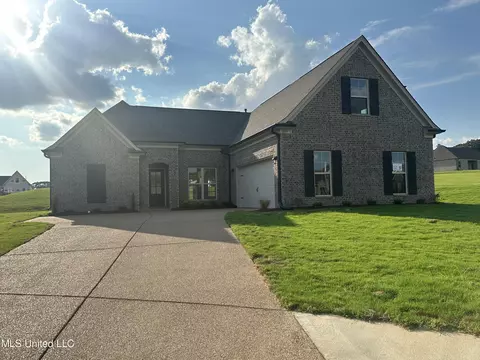 1845 Ava Cv, Hernando, MS 38632