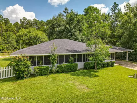 13500 Old Post Rd, Ocean Springs, MS 39565