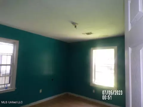 3512 Cardinald St, Jackson, MS 39213 photo 2