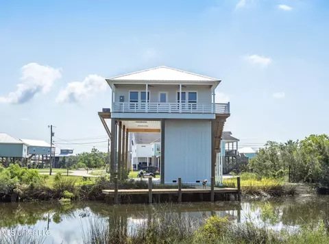4143 N Nassau St, Bay Saint Louis, MS 39520