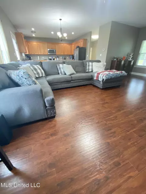 38 Meadow Path Cir, Picayune, MS 39466 photo 3