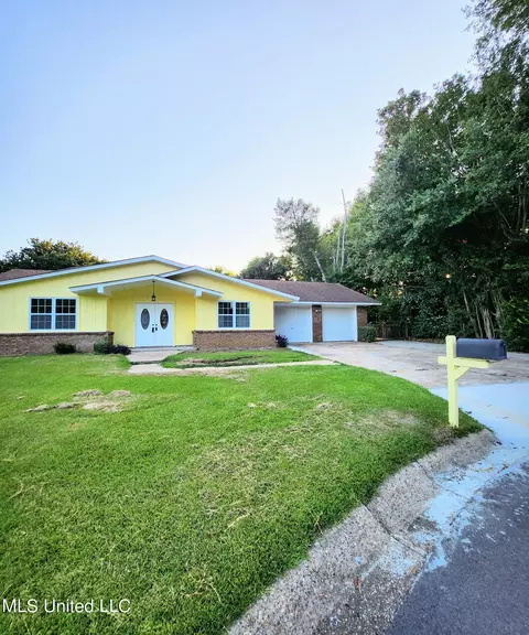 11235 Kathy Ct, Gulfport, MS 39503