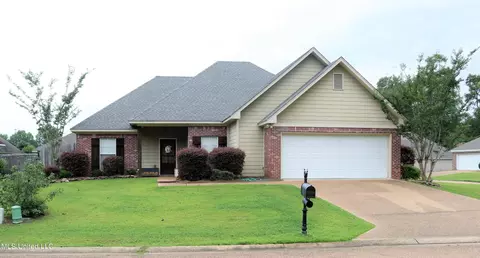 402 Old Town Cir, Brandon, MS 39042