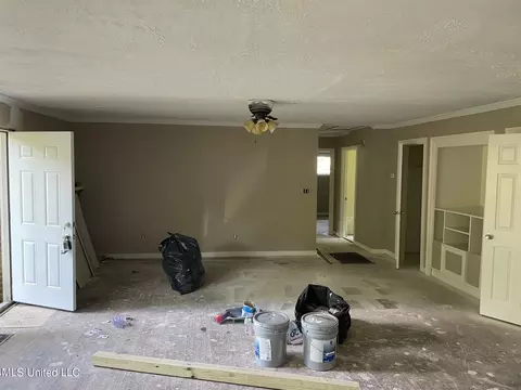 402 Mcmurphy St, Canton, MS 39046 photo 3