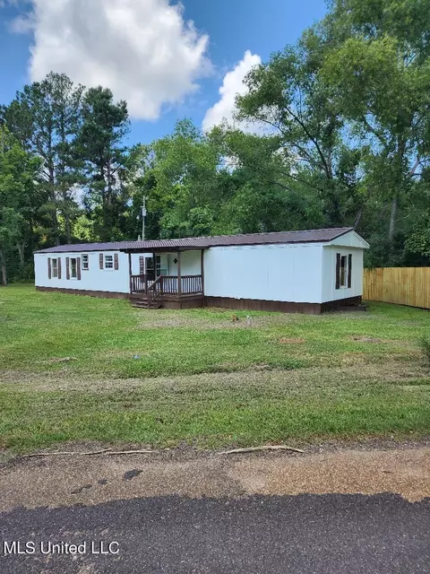 1021 Whitehurst Ln, Hazlehurst, MS 39083