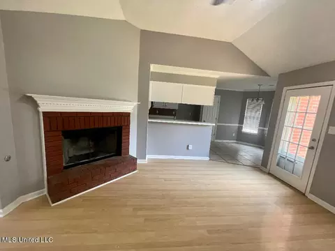 9379 Huron Dr, Olive Branch, MS 38654 photo 3