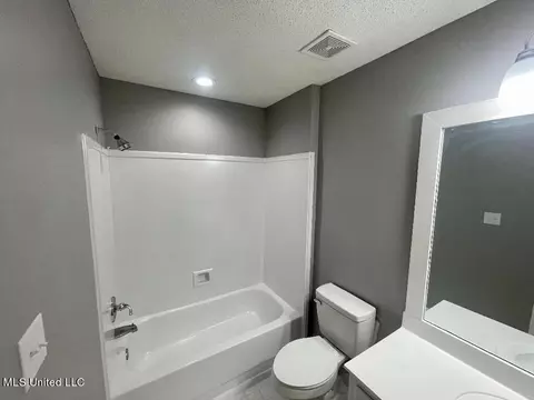 9379 Huron Dr, Olive Branch, MS 38654 photo 11