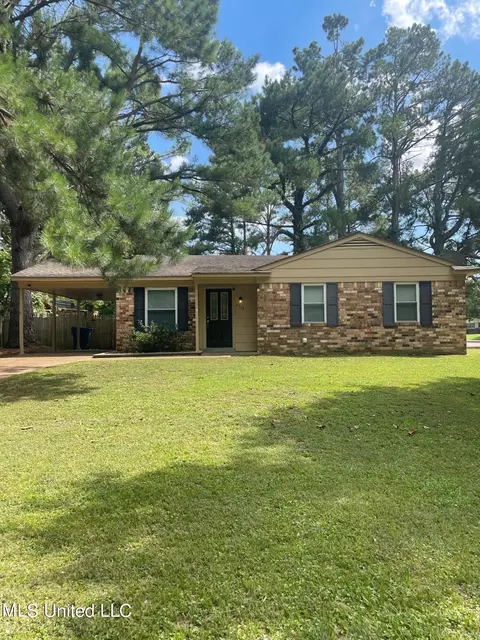 2755 Magnolia Dr, Horn Lake, MS 38637