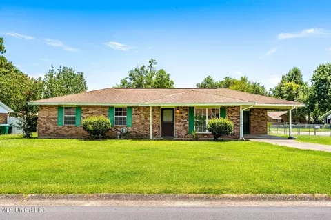 11282 S Pine Dr, Gulfport, MS 39503