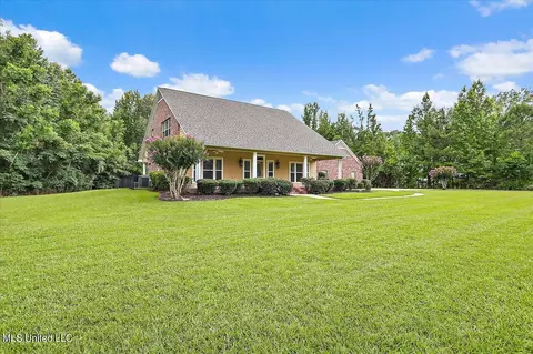 297 St Augustine Dr, Madison, MS 39110 photo 2