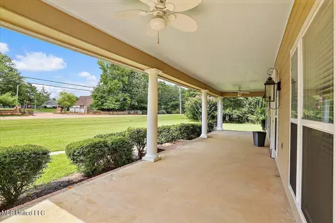 297 St Augustine Dr, Madison, MS 39110 photo 4