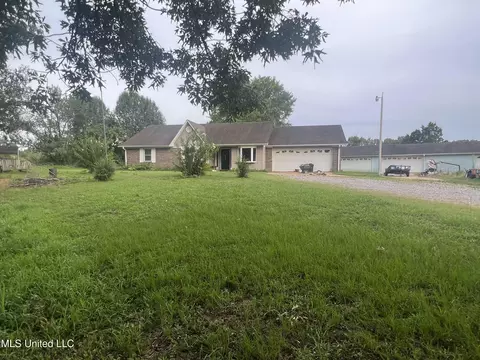7235 Dunn Ln, Olive Branch, MS 38654 photo 2