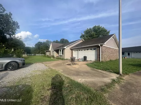7235 Dunn Ln, Olive Branch, MS 38654 photo 3