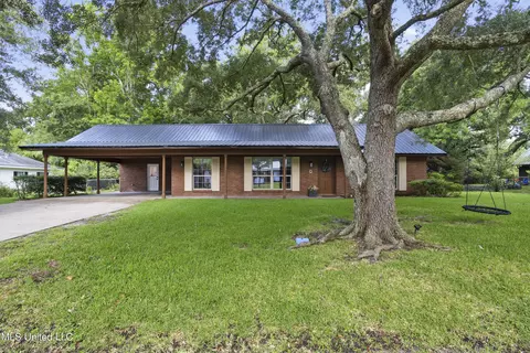 112 La Branche Ave, Ocean Springs, MS 39564