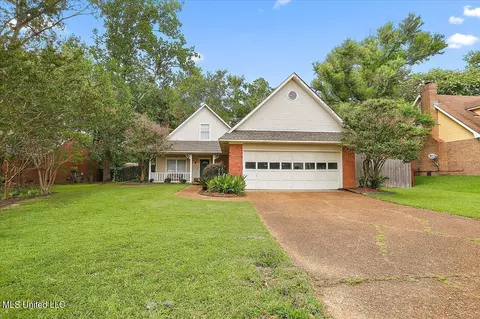 242 Heritage Dr, Madison, MS 39110