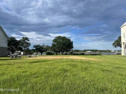 244 Lovers Ln, Ocean Springs, MS 39564
