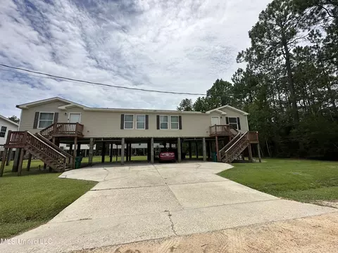 7091 7093 Issaquena St, Bay Saint Louis, MS 39520