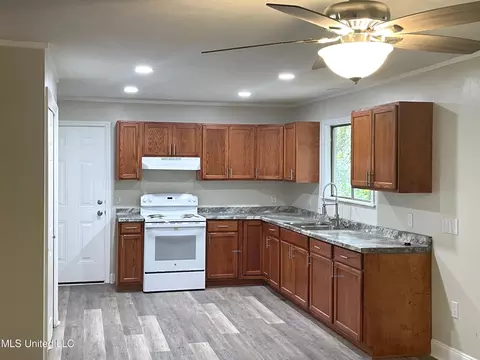 340 Pine Ridge Rd, Jackson, MS 39206 photo 4