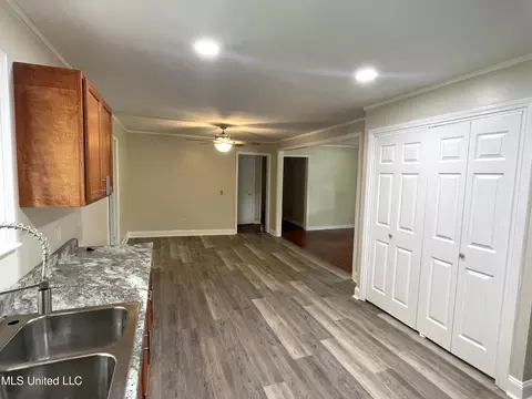 340 Pine Ridge Rd, Jackson, MS 39206 photo 3