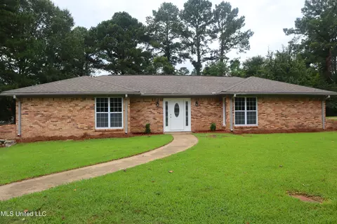 140 Clearwater Cv, Ridgeland, MS 39157
