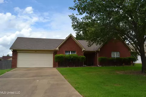 1988 Thomas St, Horn Lake, MS 38637