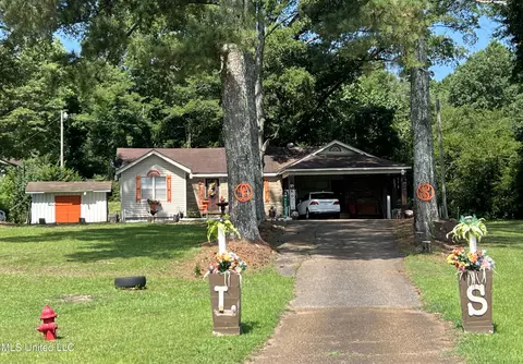 604 S Applegate St, Winona, MS 38967